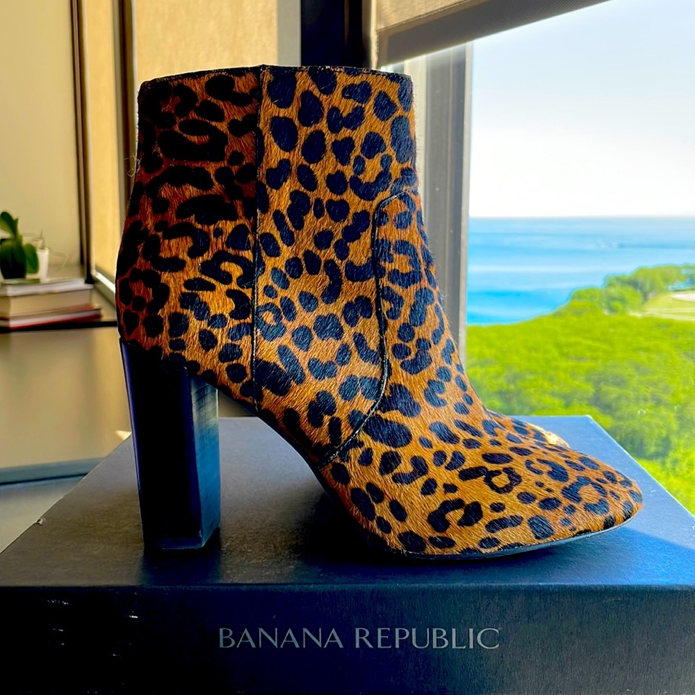 🐆 Banana Republic Cheetah Printed Haircalf Block Heel Haircalf Leather B…
